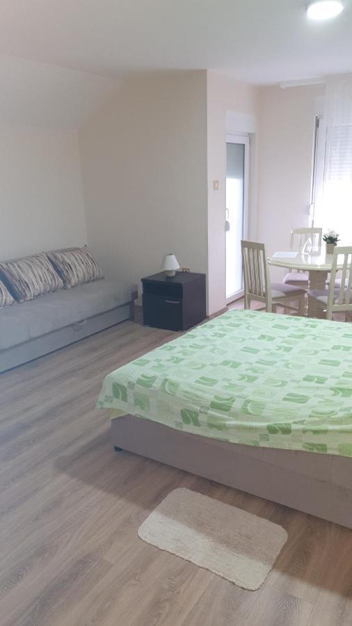 Apartments Kamenjar Novi Sad Room photo